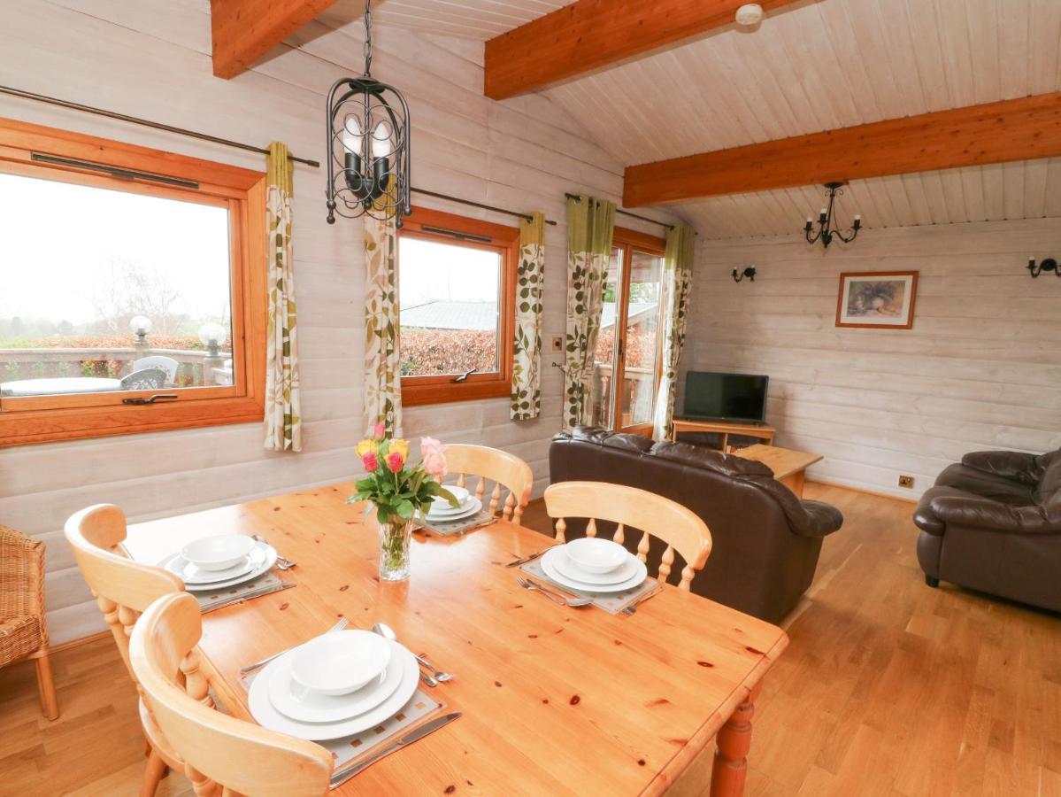 Barn Owl Lodge Rhayader Exterior photo